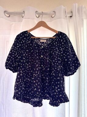 M Black Floral Button-Front Peasant Top - Universal Thread NWOT